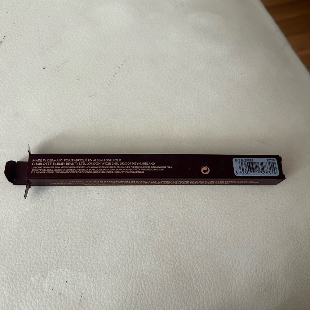 Charlotte tilbury eye blender brush - Picture 3 of 3